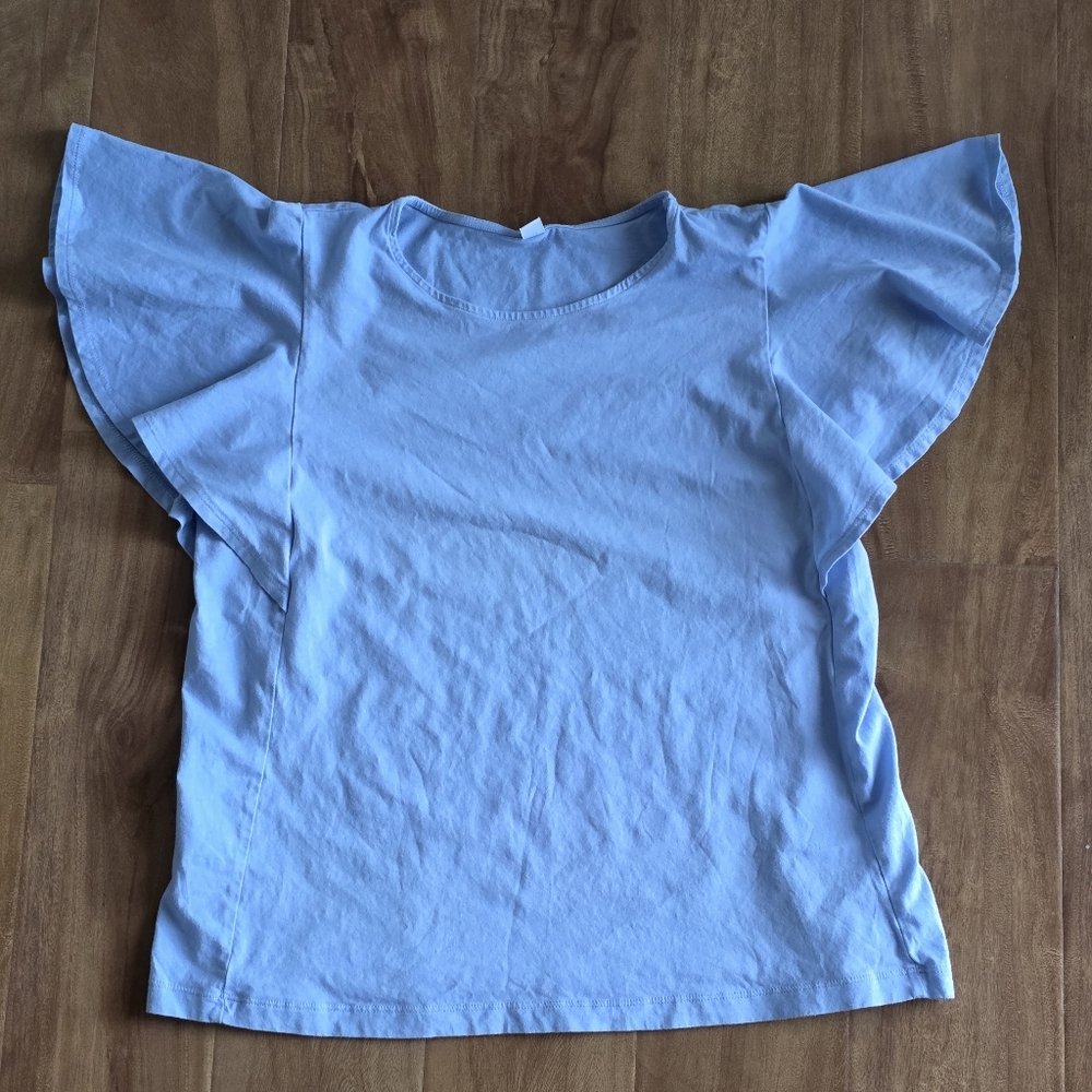 Uniqlo Ruffle Sleeve Top